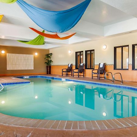 Comfort Inn & Suites Brighton Denver Ne Medical Center Esterno foto