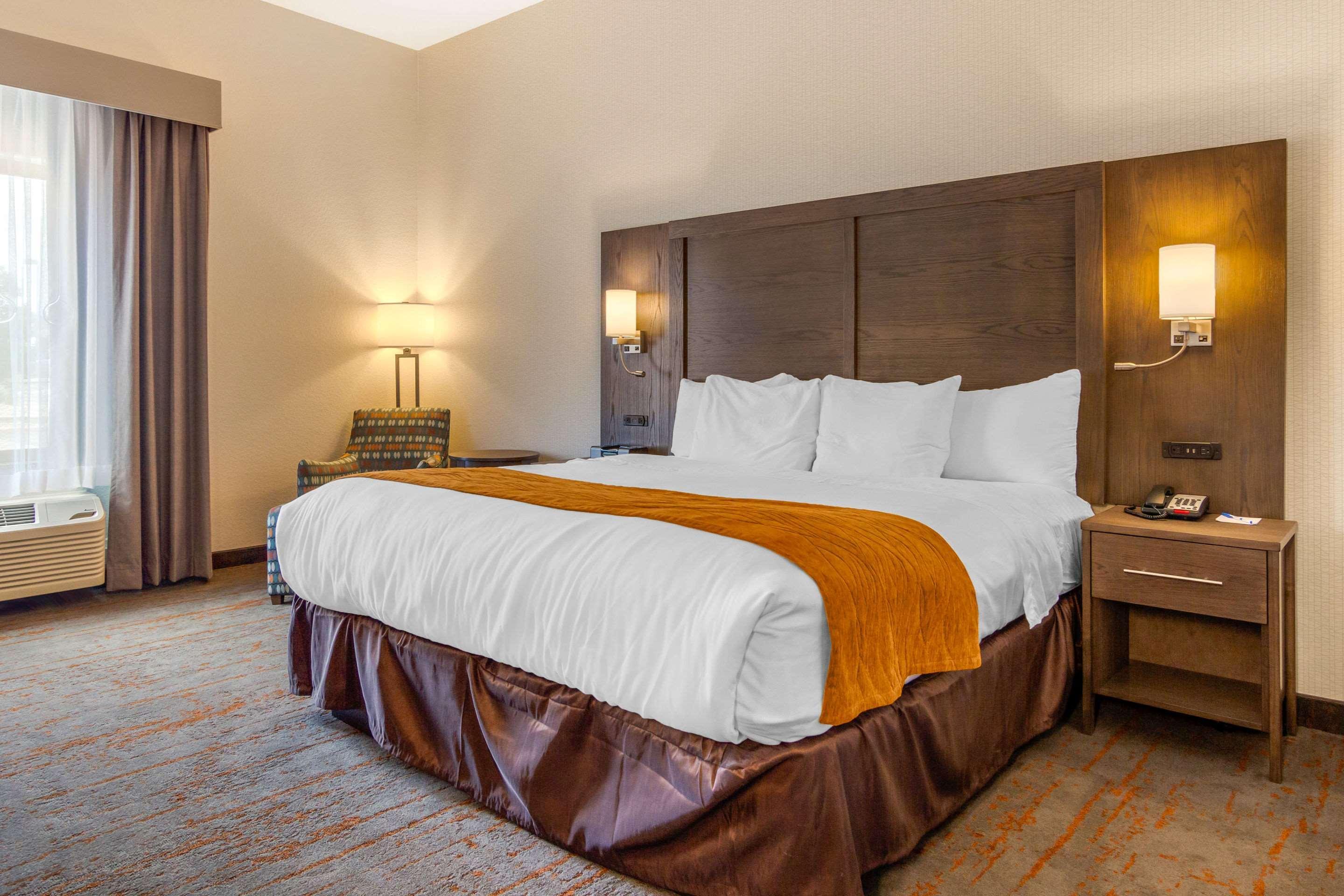 Comfort Inn & Suites Brighton Denver Ne Medical Center Esterno foto