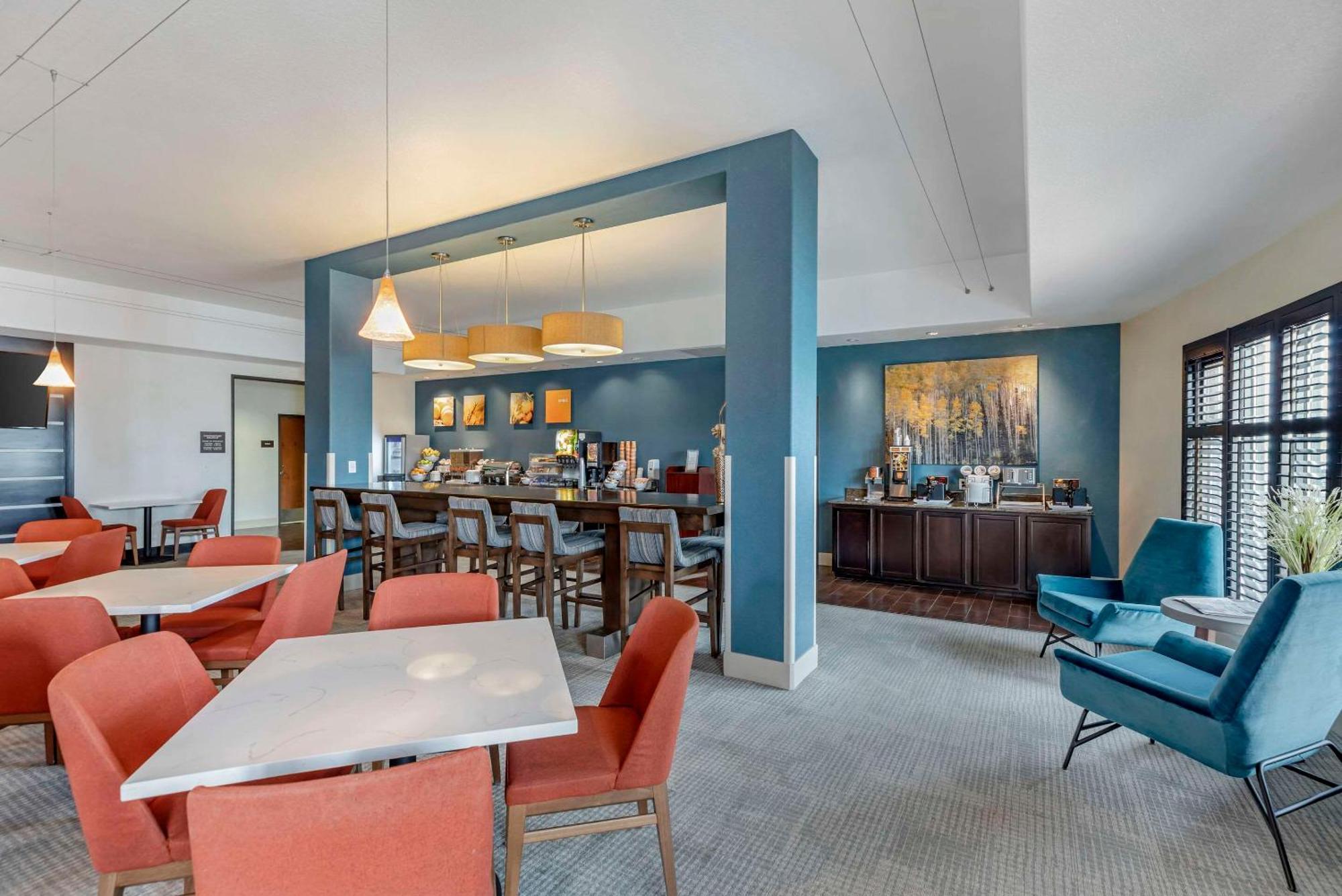 Comfort Inn & Suites Brighton Denver Ne Medical Center Esterno foto