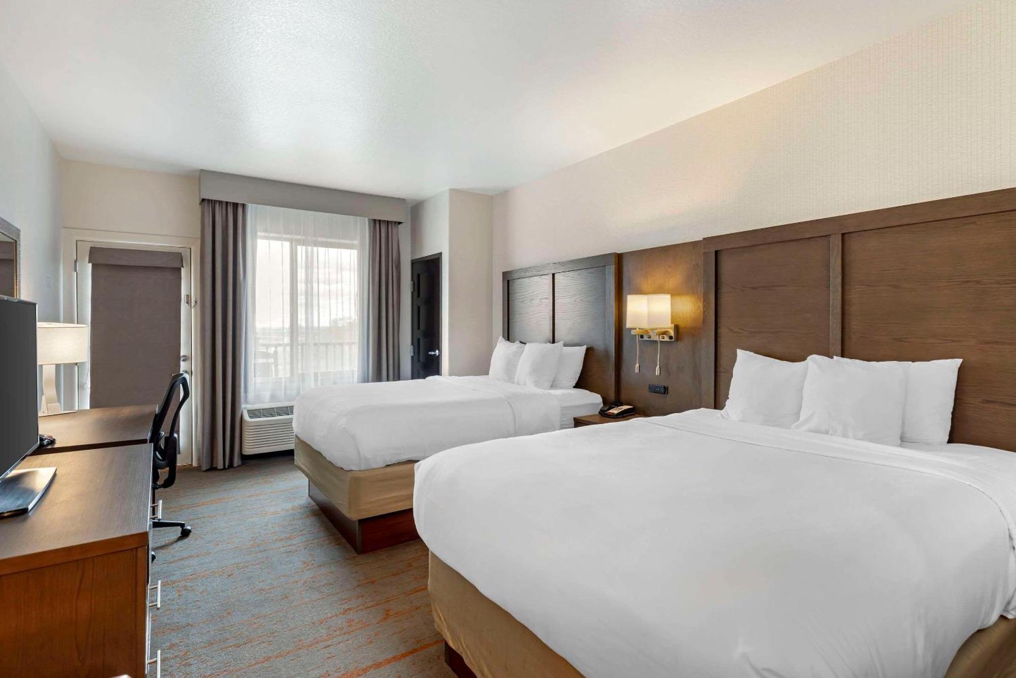 Comfort Inn & Suites Brighton Denver Ne Medical Center Esterno foto