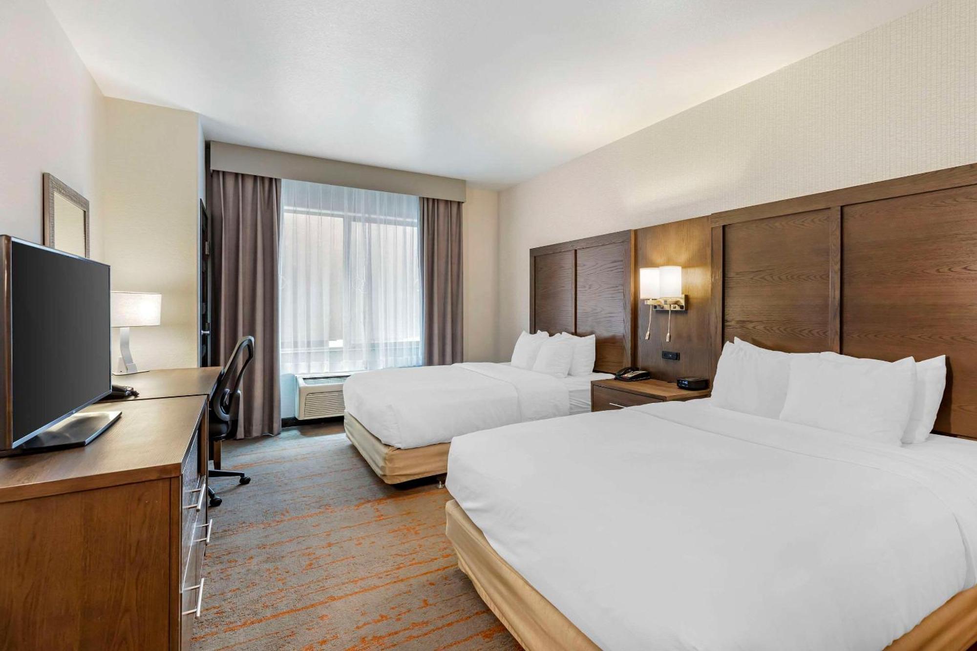 Comfort Inn & Suites Brighton Denver Ne Medical Center Esterno foto