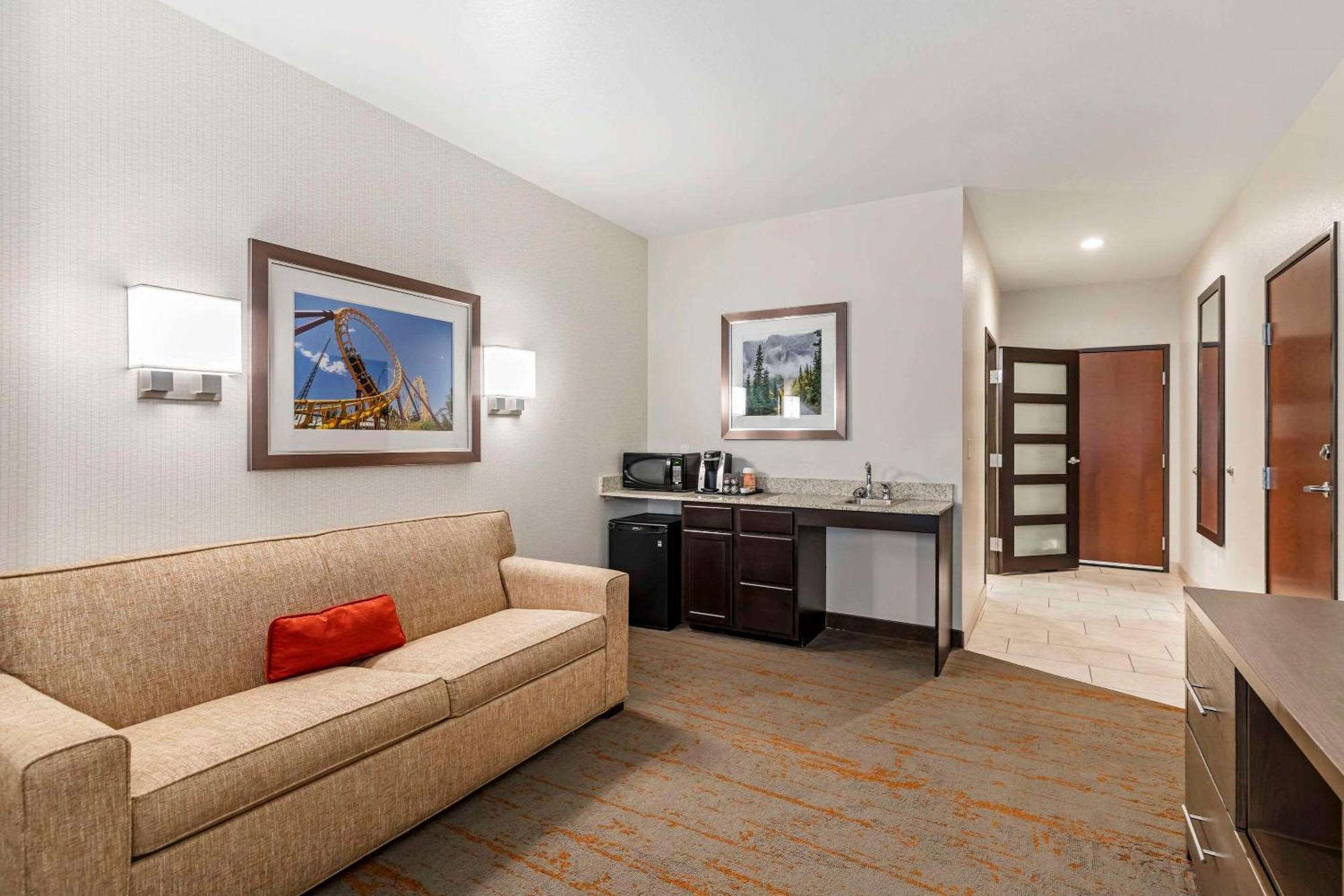 Comfort Inn & Suites Brighton Denver Ne Medical Center Esterno foto